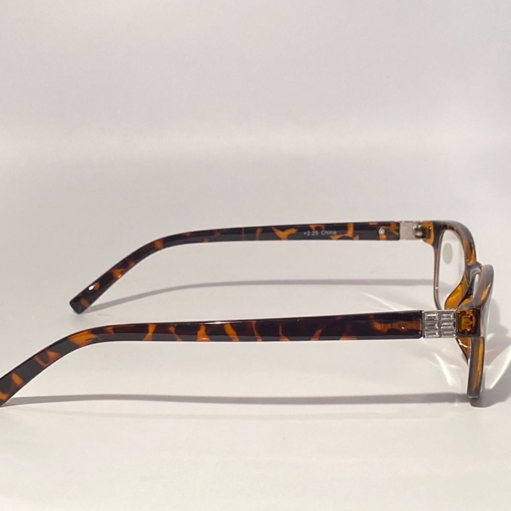 Reading Glasses 2.25 Tortoise with Decorative Silver Detail Readers NWT - Picture 5 of 7